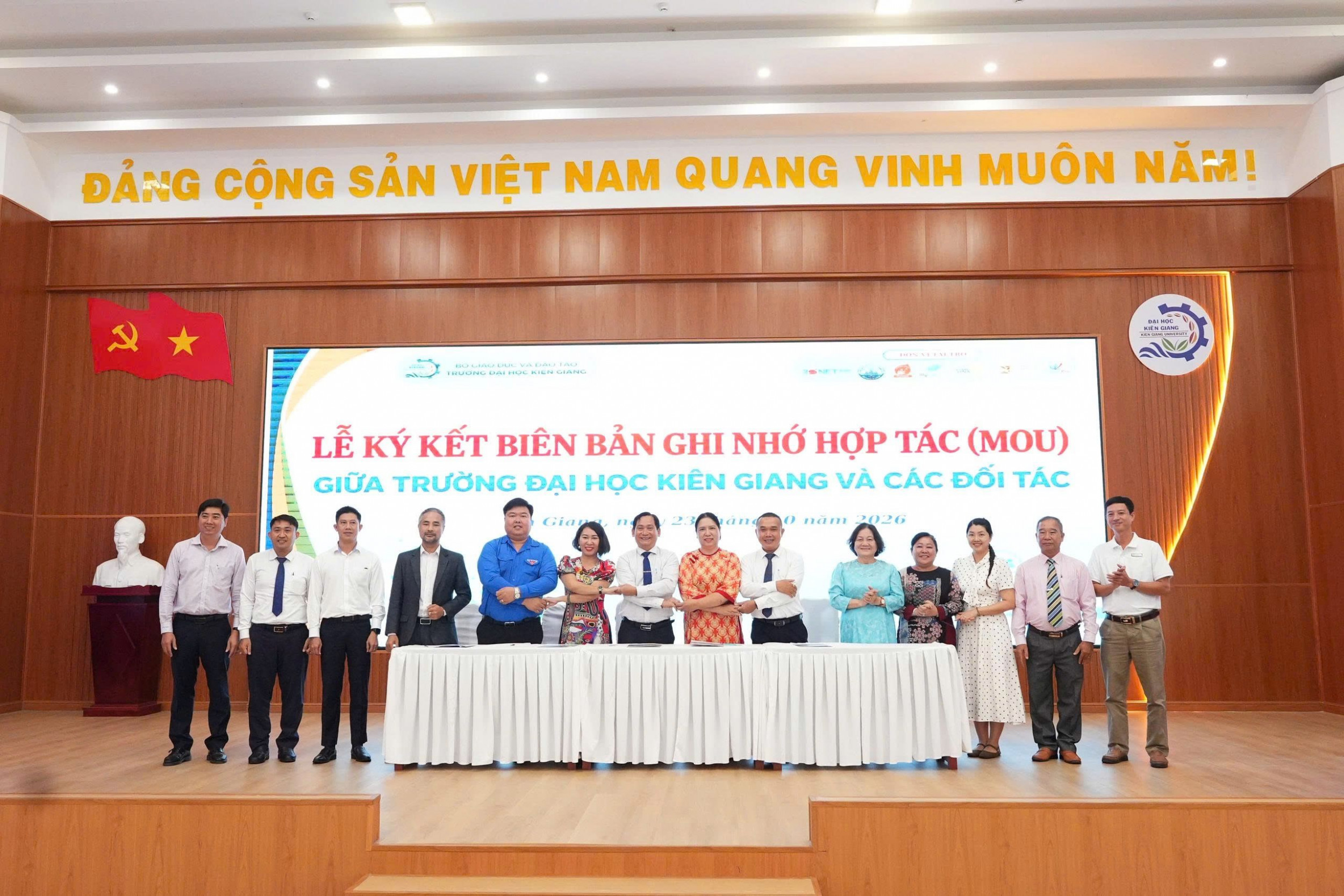 CoachPro Á Châu ký kết hợp tác với Trường Đại học Kiên Giang
